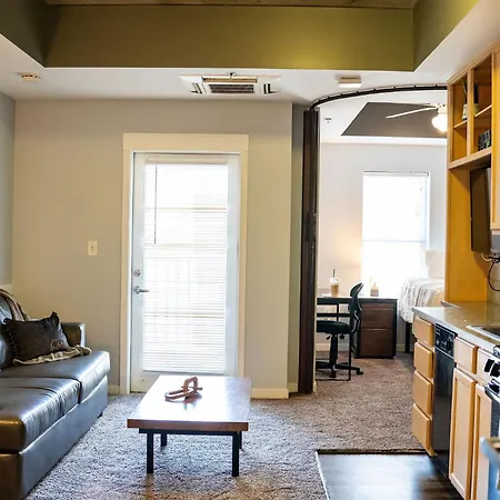 Chic City Apartment With Parking Canal View Roofdeck